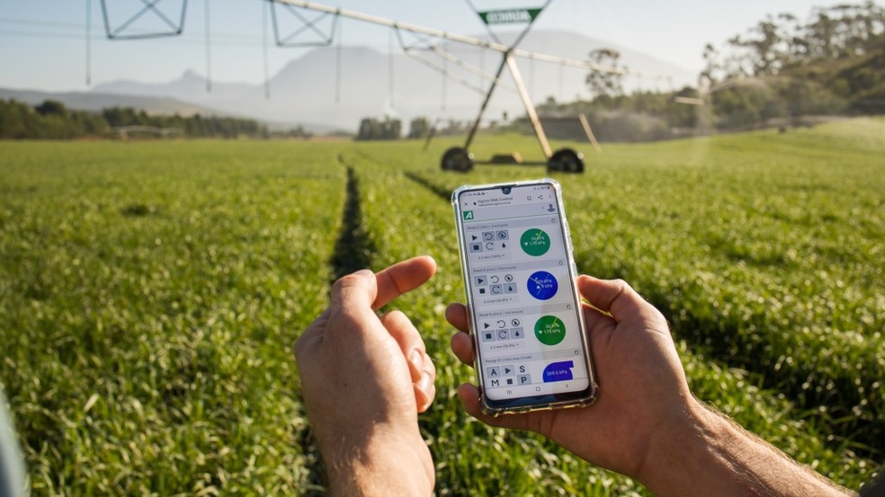 Sistema de Irrigação Inteligente: Jardins e Plantas Domésticas Recebem Cuidados Precisos e Automatizados Sistema de Irrigação Inteligente: Jardins e Plantas Domésticas Recebem Cuidados Precisos e Automatizados