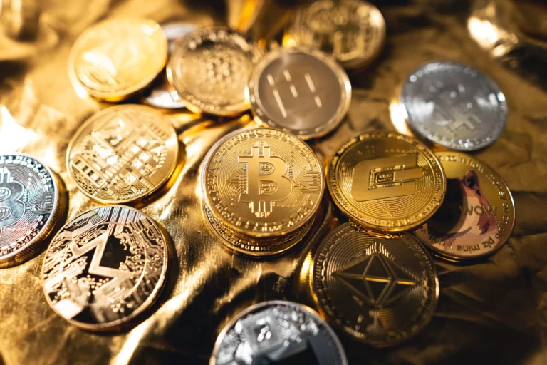Crescimento do mercado de criptomoedas atrai investidores institucionais e corporativos Crescimento do mercado de criptomoedas atrai investidores institucionais e corporativos